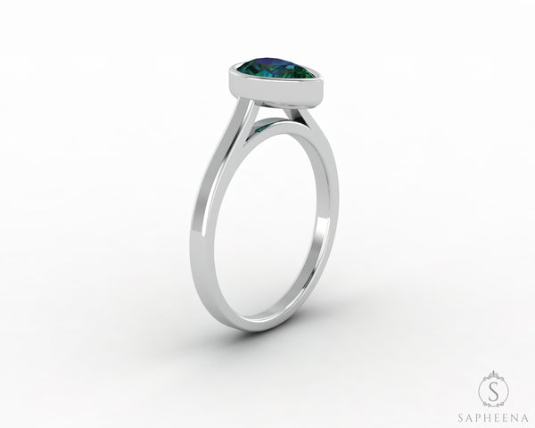 Siara 0.75 Ct Solitaire Pear Cut Green Emerald Engagement Ring