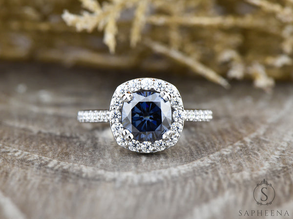 Aureola 1.5 Ct Cushion Cut Halo Grey Moissanite Engagement Ring with Side Stones